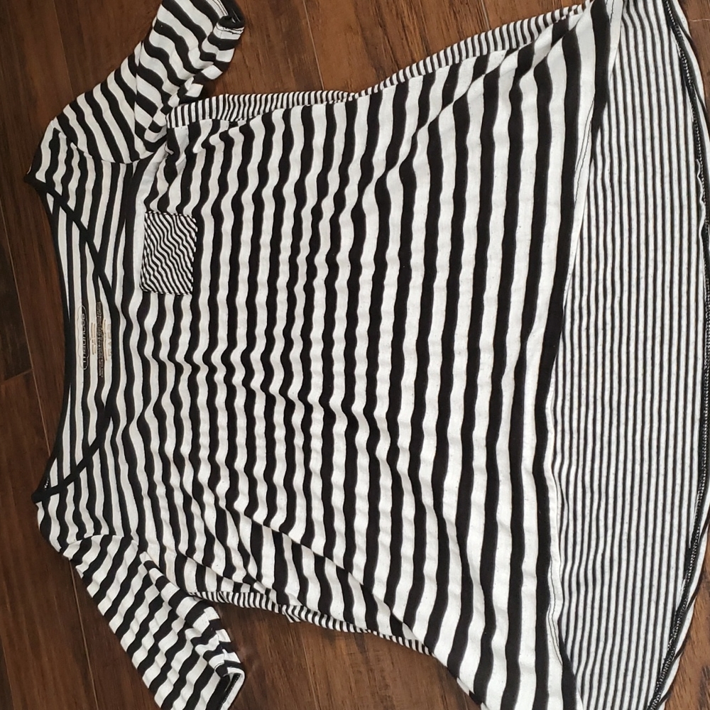Maurices 1/3 Sleeve Top